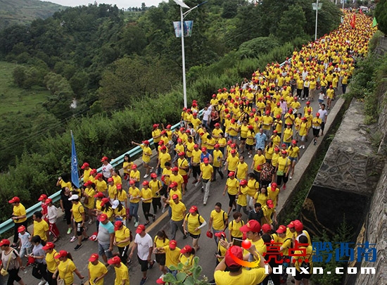 2017國際山地旅游暨興仁馬金河分會(huì)場(chǎng)萬人戶外徒步運(yùn)動(dòng)蔡家友攝影 (6).jpg
