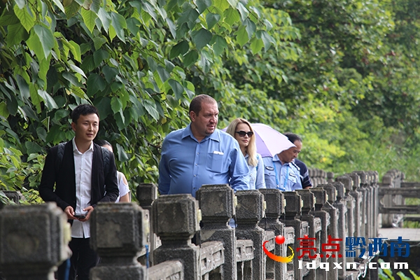 俄羅斯聯(lián)邦普斯科夫市一行參觀招堤.JPG